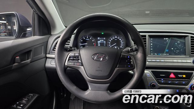 Hyundai AVANTE 2018 — photo 19