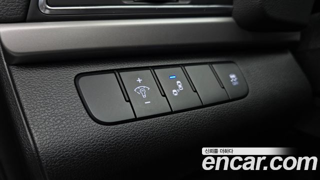 Hyundai AVANTE 2018 — photo 20
