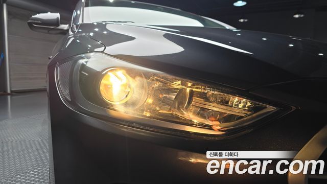 Hyundai AVANTE 2018 — photo 8
