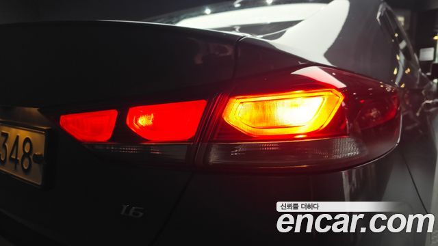 Hyundai AVANTE 2018 — photo 9