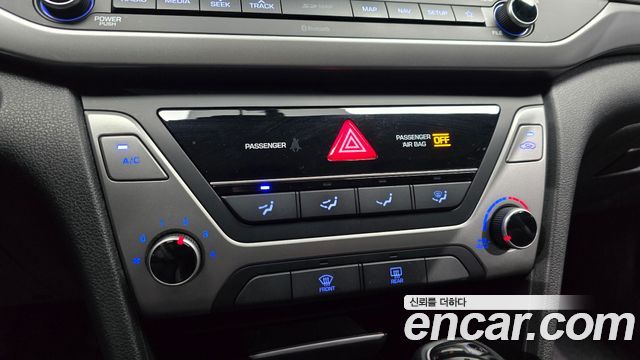 Hyundai AVANTE 2018 — photo 28