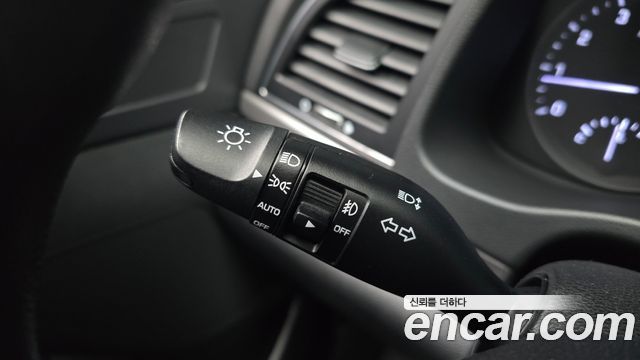 Hyundai AVANTE 2018 — photo 30