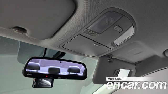 Hyundai AVANTE 2018 — photo 32