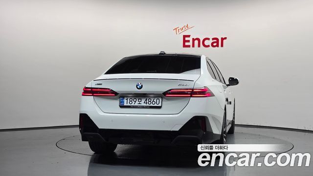 BMW 5-Series 2025 — photo 4