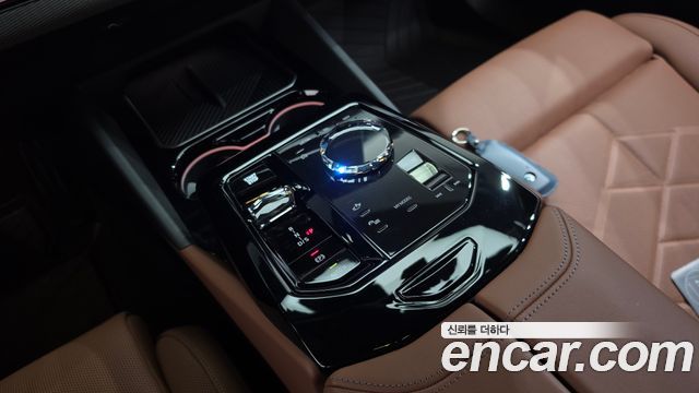 BMW 5-Series 2025 — photo 12