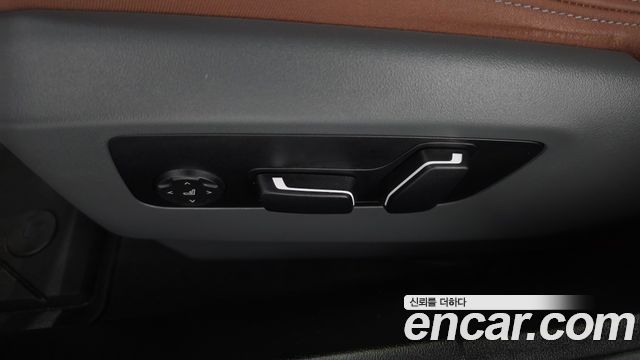 BMW 5-Series 2025 — photo 32