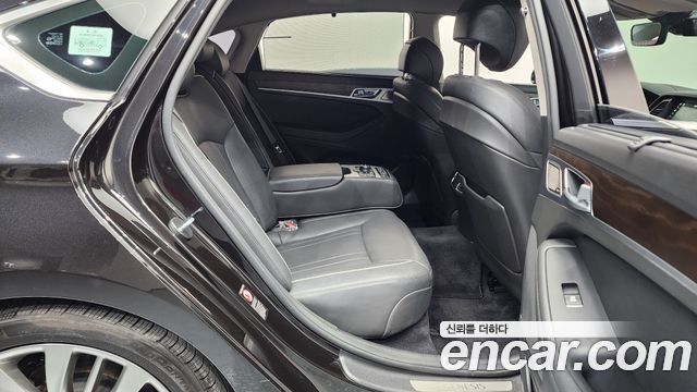 Genesis G80 2018 — photo 17