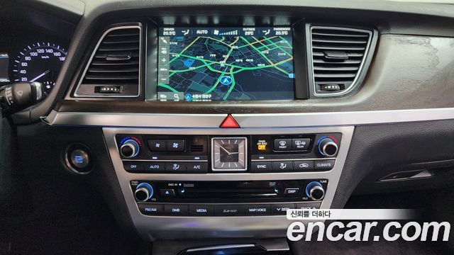 Genesis G80 2018 — photo 18