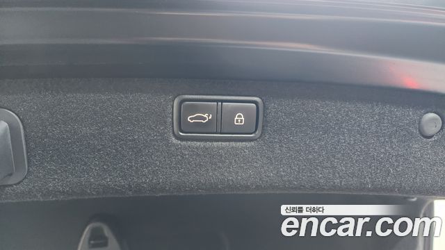 Genesis G80 2018 — photo 21