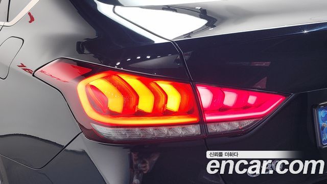 Genesis G80 2018 — photo 9