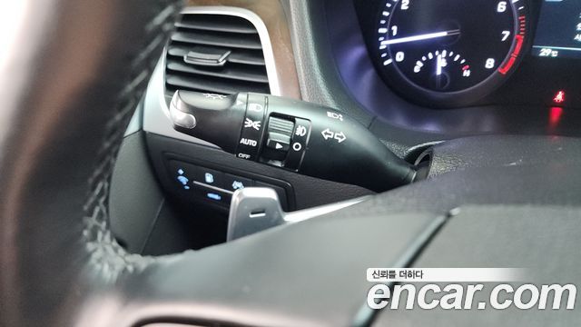 Genesis G80 2018 — photo 32