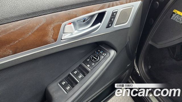 Genesis G80 2018 — photo 33