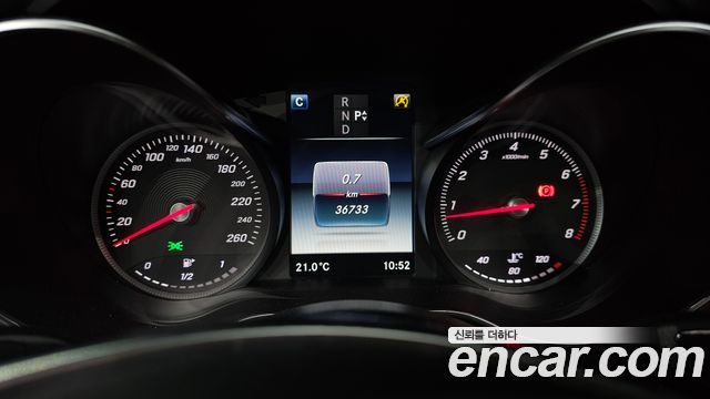 Mercedes-Benz C-Class 2017 — photo 11