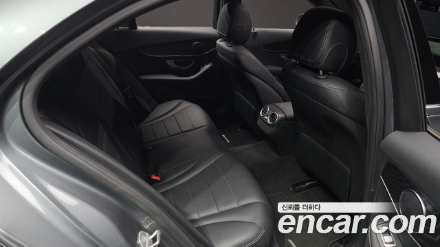 Mercedes-Benz C-Class 2017 — photo 18
