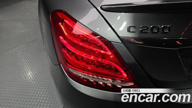 Mercedes-Benz C-Class 2017 — photo 9