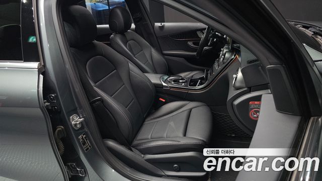 Mercedes-Benz C-Class 2017 — photo 16