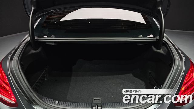 Mercedes-Benz C-Class 2017 — photo 27