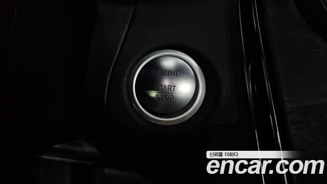 Mercedes-Benz C-Class 2017 — photo 29