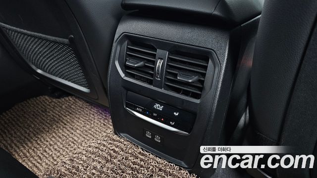 BMW 3-Series 2021 — photo 25