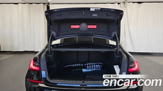 BMW 3-Series 2021 — photo 26