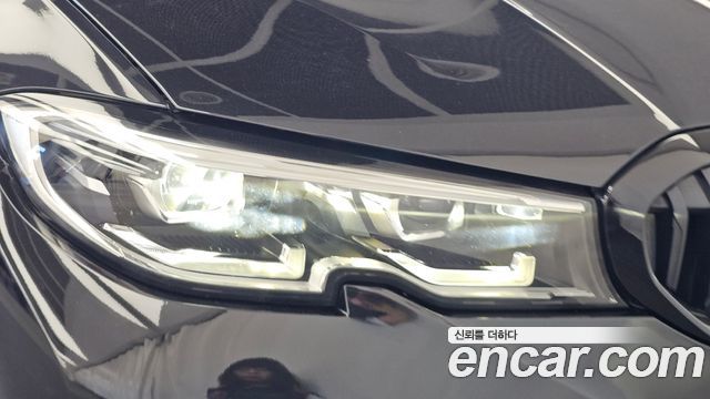 BMW 3-Series 2021 — photo 8