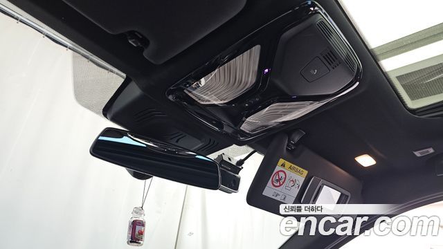 BMW 3-Series 2021 — photo 28
