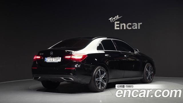Mercedes-Benz A-Class 2025 — photo 2