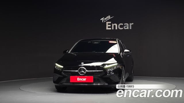 Mercedes-Benz A-Class 2025 — photo 3