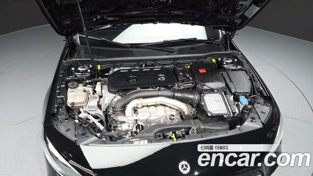 Mercedes-Benz A-Class 2025 — photo 6