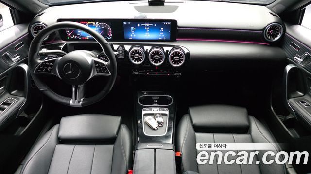 Mercedes-Benz A-Class 2025 — photo 10