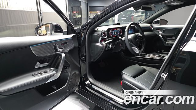 Mercedes-Benz A-Class 2025 — photo 13