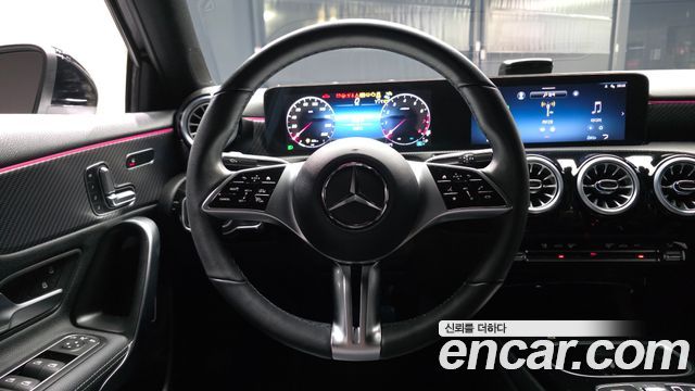 Mercedes-Benz A-Class 2025 — photo 19