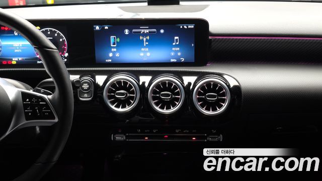 Mercedes-Benz A-Class 2025 — photo 20