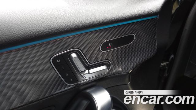 Mercedes-Benz A-Class 2025 — photo 26