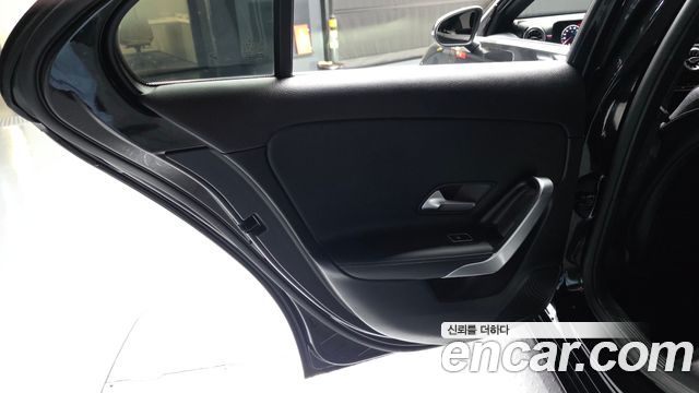 Mercedes-Benz A-Class 2025 — photo 15