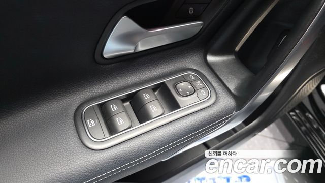 Mercedes-Benz A-Class 2025 — photo 28