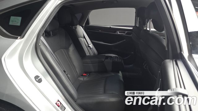 Hyundai Genesis 2016 — photo 17