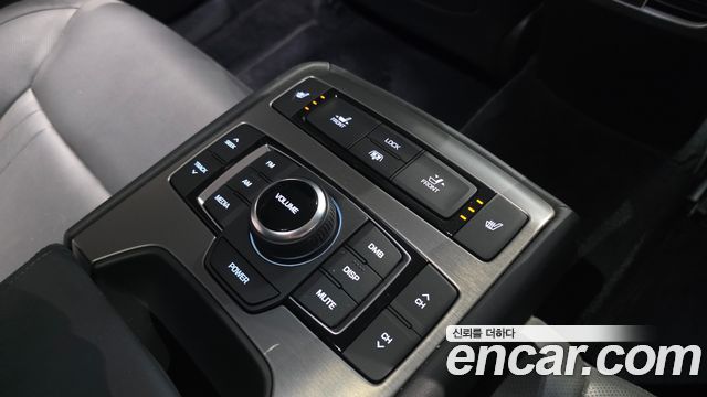 Hyundai Genesis 2016 — photo 27