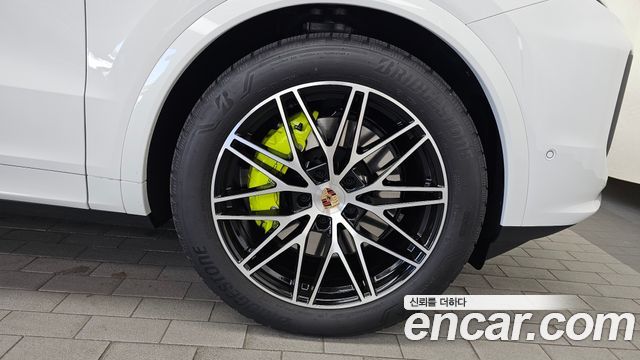 Porsche Cayenne 2025 — photo 5