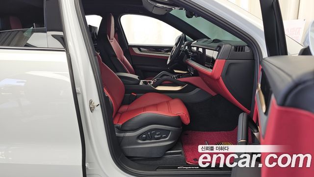 Porsche Cayenne 2025 — photo 17