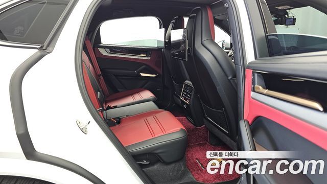Porsche Cayenne 2025 — photo 18