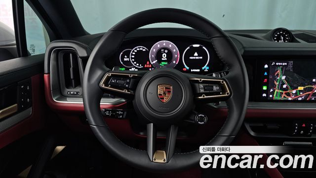 Porsche Cayenne 2025 — photo 19