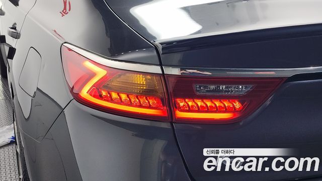 Kia K7 2018 — photo 8