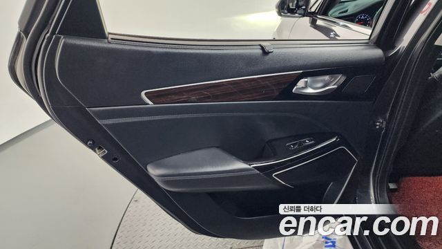 Kia K7 2018 — photo 14