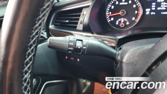 Kia K7 2018 — photo 29