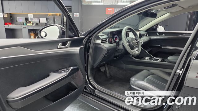 Kia K5 2022 — photo 10