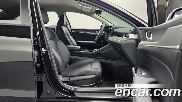 Kia K5 2022 — photo 11