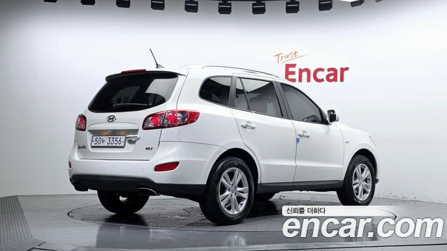 Hyundai Santafe 2011 — photo 2