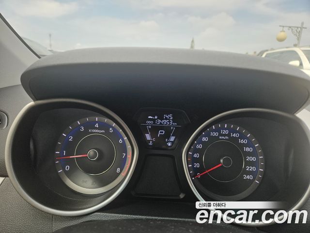 Hyundai AVANTE 2012 — photo 5