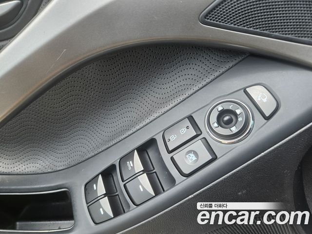 Hyundai AVANTE 2012 — photo 13